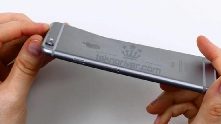 Apple, Bükülen iPhone 6’ları Geri Alıyor